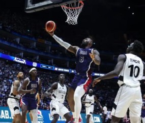 betvictor伟德-詹姆斯半场替补面露不悦 科尔用人成美国最大软肋