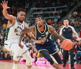 CCTV5直播！广东VS同曦拒绝爆冷，三外援长驱直入，杜锋全面练兵