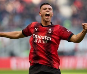 betvictor伟德-【人物】处子秀收获处子球！米兰又出一个西米奇