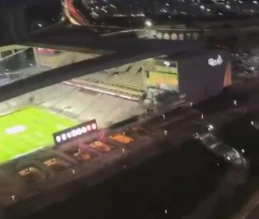 betvictor伟德-拉风！德佩乘坐直升机抵达球场，现场观看科林蒂安巴甲比赛