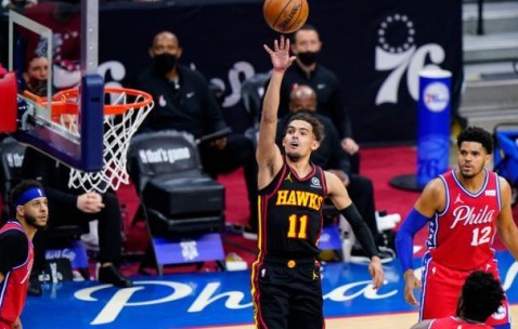 朝着库里的方向进发！面对特雷·杨76人束手无策