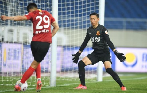 betvictor伟德-【中超】谭龙头球破门越位+中柱 长春0比0武汉