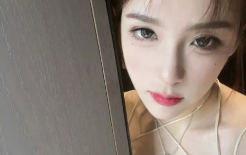 betvictor伟德-LPL官方解说Rita晒照：今天就不等你下课啦