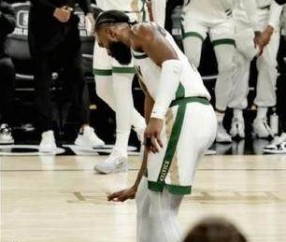 betvictor伟德官方网站-晚安三分教育布朗 关键之王库里破防凯尔特人